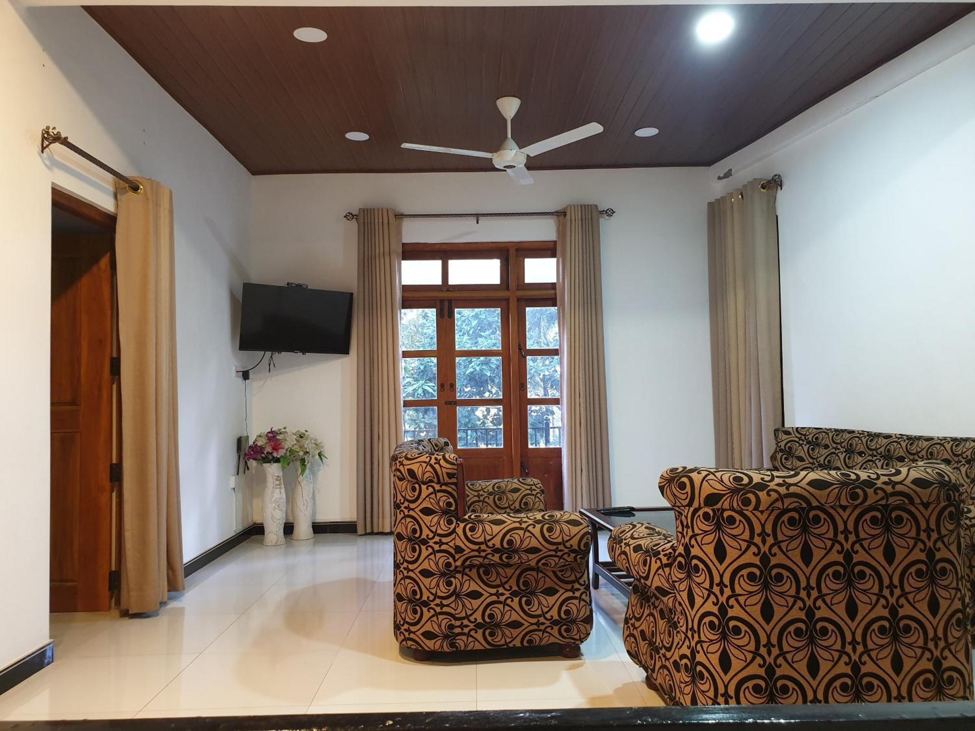 Enara Luxury Stay Katugastota Ngoại thất bức ảnh