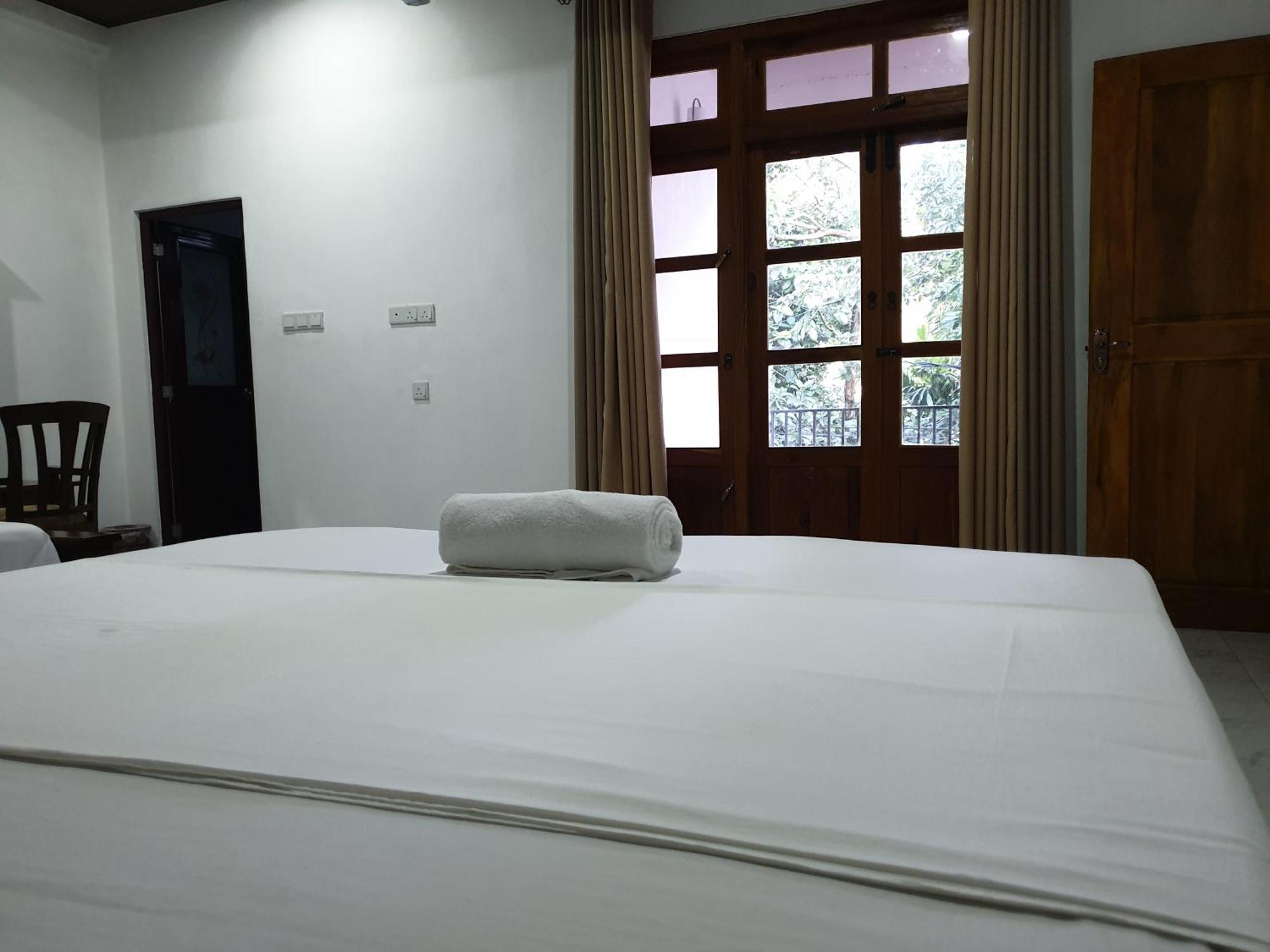 Enara Luxury Stay Katugastota Ngoại thất bức ảnh
