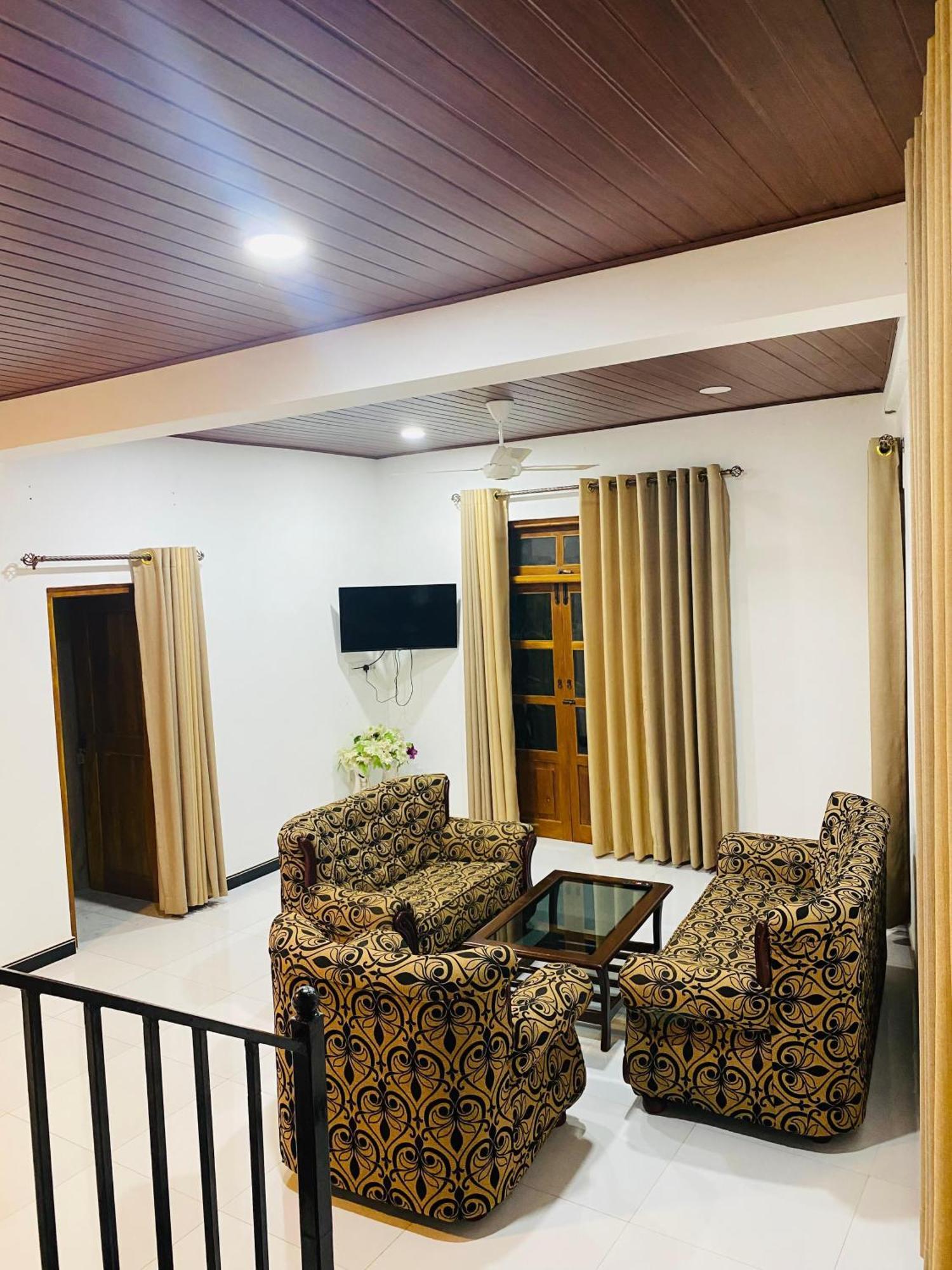 Enara Luxury Stay Katugastota Ngoại thất bức ảnh